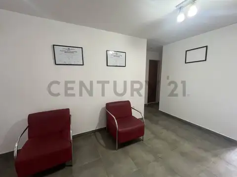 521 bis entre 7 y 8 1200, Piso 0