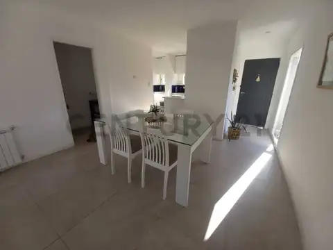 Depto Tipo Casa en Venta en Manuel B Gonnet, USD 137.000