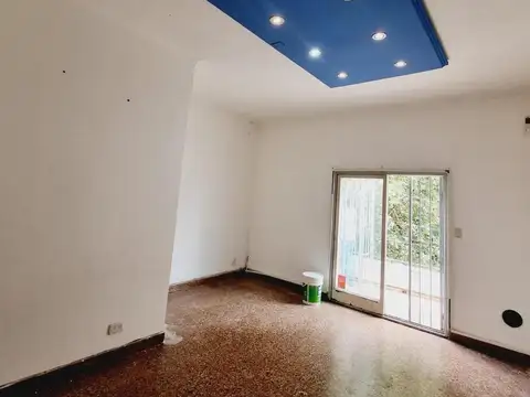Venta departamento de 4 amb, con balcón y terraza, en Morón