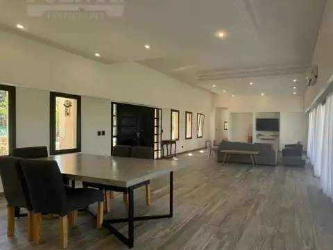 Casa en Alquiler de 4 dormitorios