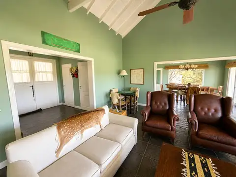 Casa 5 ambientes con 3 baños