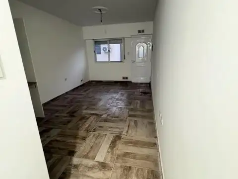 Depto Tipo Casa en Alquiler de 3 ambientes