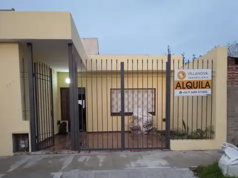 CASA CON PATIO, 4 DORM, 2 BAÑOS, QUINCHO, ZONA ANIBAL DI FRANCIA