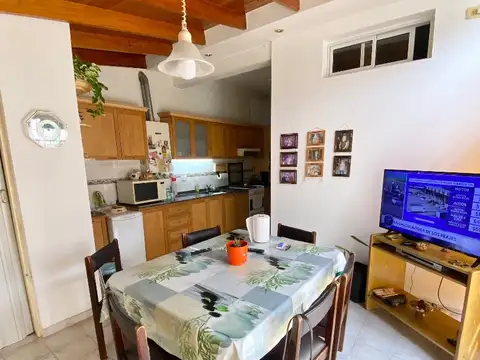 Casa en esquina sobre lote propio, Ramos Mejía!