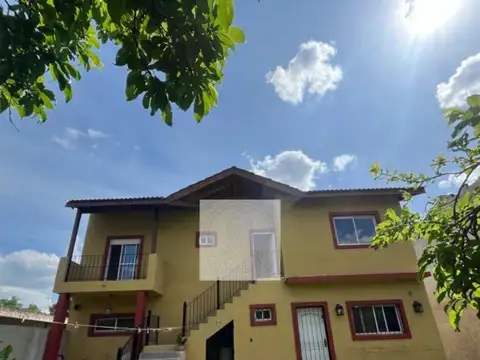 Casa en Venta con 3 cocheras