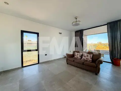 Casa 9 ambientes con 3 baños