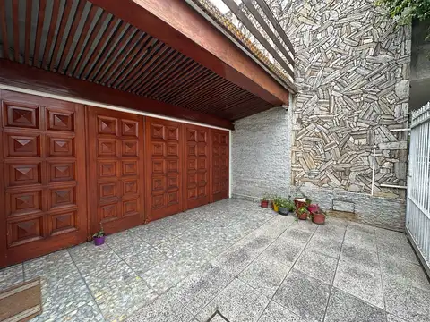 Casa en Venta en Morón, USD 195.000
