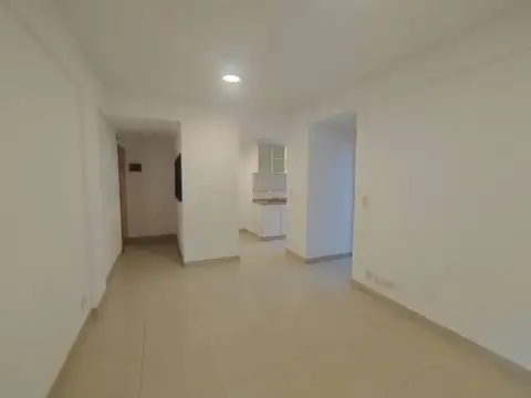 DEPARTAMENTO DOS AMBIENTES CON COCHERA