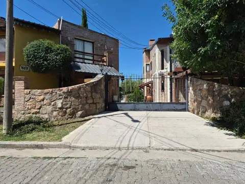 COMPLEJO DE CABAÑIAS EN VILLA DEL LAGO