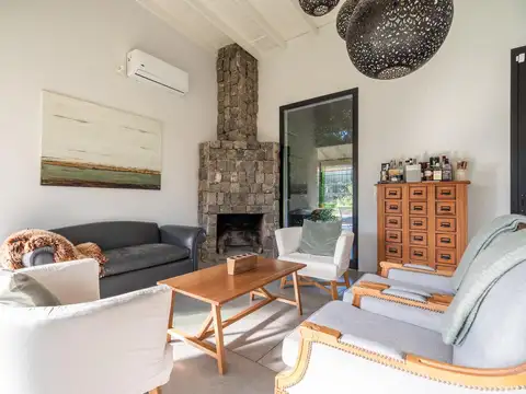 Casa en alquiler temporario sobre lote central de 2.400 m2 en Chacras del ocho, al lado de Pilará