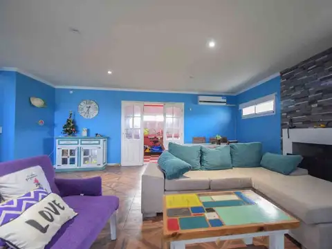 Venta casa 4 ambientes con parque -Camet Norte