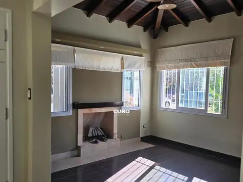 Casa en Venta con 3 cocheras
