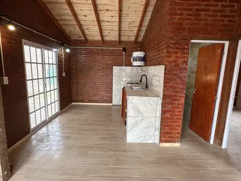 Casa en Alquiler con 2 cocheras