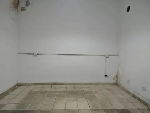 Alquiler de Depósito Comercial en PH al Frente en Colegiales
