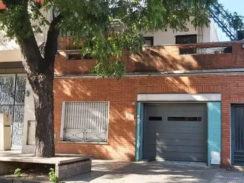 Alquiler de Depósito Comercial en PH al Frente en Colegiales