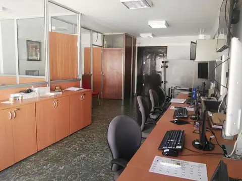OFICINA + COCHERA VENTA MICROCENTRO