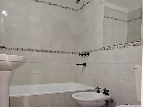 Depto Tipo Casa 3 ambientes con 2 baños