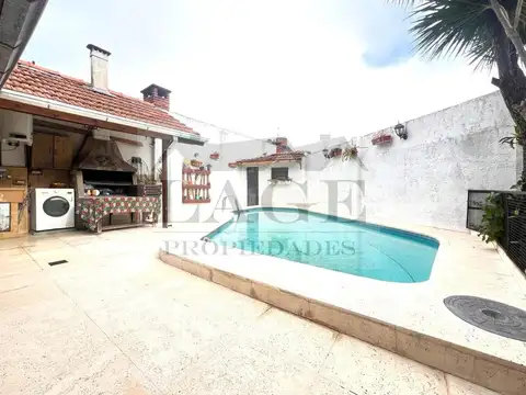 Casa en Venta en Martinez, USD 240.000