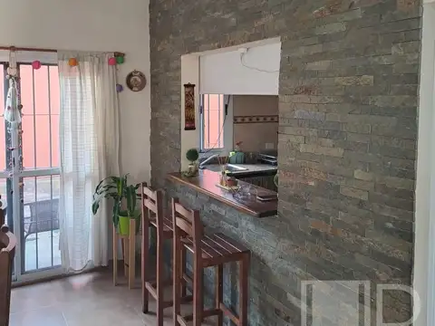 Depto Tipo Casa en Venta de 5 ambientes