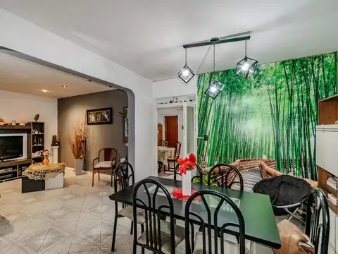 Depto Tipo Casa 5 ambientes con 2 baños