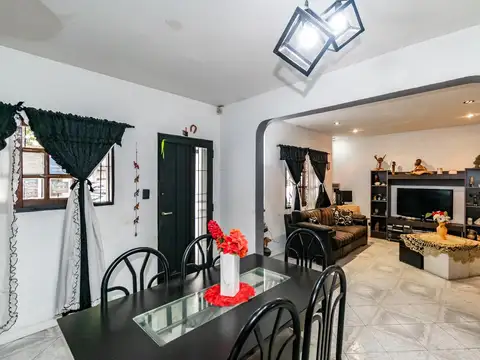 Depto Tipo Casa en Venta de 5 ambientes