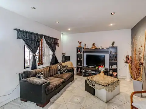 Depto Tipo Casa en Venta de 4 dormitorios