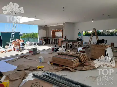 Casa 4 ambientes con 4 baños