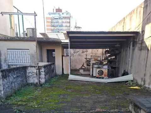 Casa en Constitución al 1600 3 amb. A refaccionar