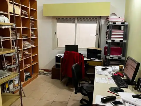 Casa 5 ambientes con 2 baños