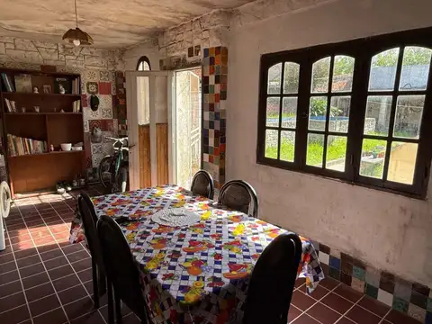 VENTA CASA 4 AMBIENTES A REFACCIONAR- LOMA HERMOSA