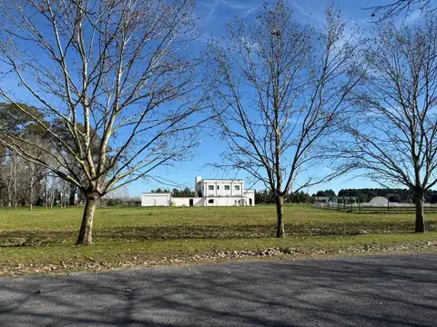 Casa 5 ambientes con 4 baños