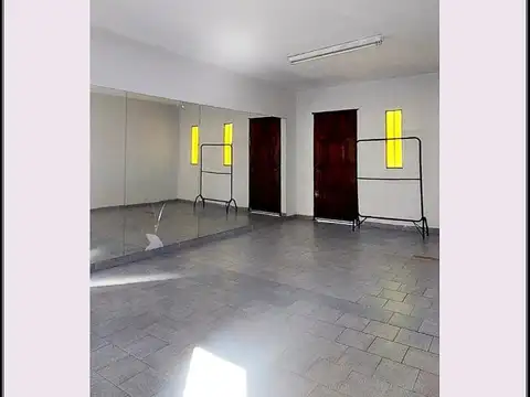 LAPRIDA 4999 CASA 2 DORMITORIOS CON LOCAL Y PATIO CHICO