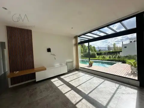 Casa 3 ambientes con 2 baños