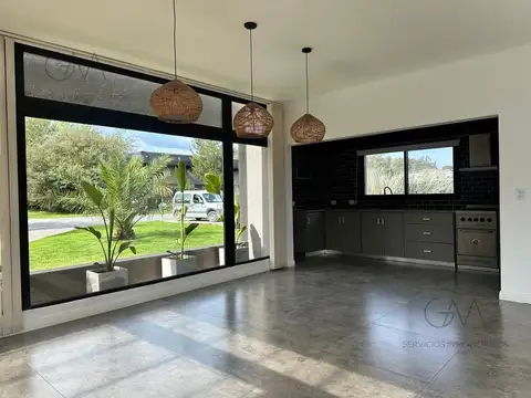 Casa en alquiler – Barrio Las Prunas