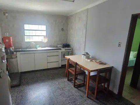 Avenida Peron 100