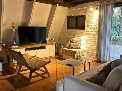 Casa en Alquiler en Bella Vista, USD 1.200