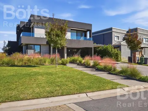Casa en Venta de 5 dormitorios