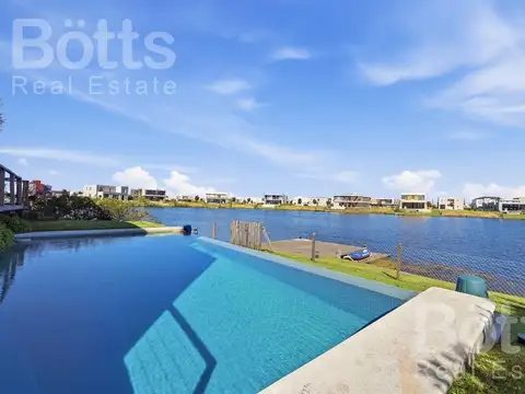 Casa 6 ambientes con 6 baños