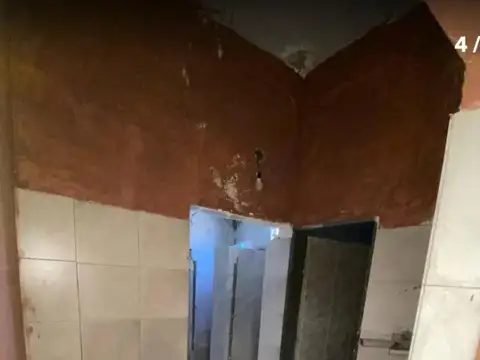 Imponente depósito sobre Av a 4 cuadras estacion Grand Bourg