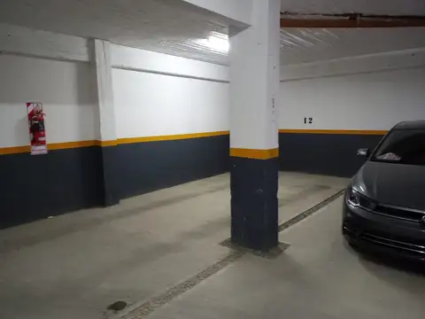 VENTA COCHERA CUBIERTA EN PB A ESTRENAR