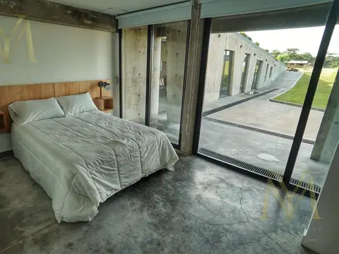 OPORTUNIDAD REAL  Edificio de cuatro departamentos en VENTA
