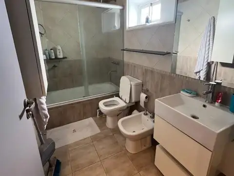 3 De Febrero 2300, Piso 1