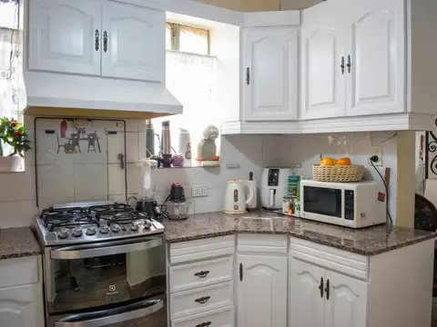 Casa 5 ambientes con 2 baños