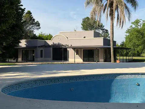 Casa en venta - 3 Dormitorios 4 Baños - Exaltación de la Cruz