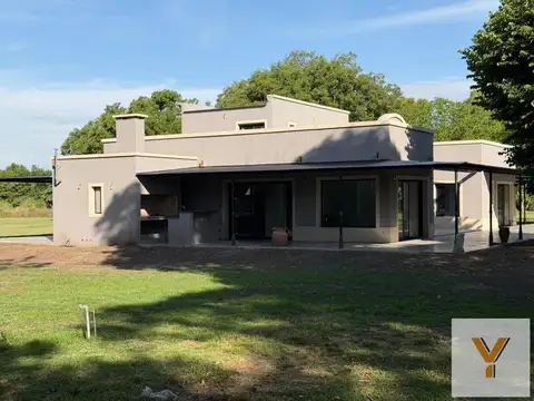 Casa 6 ambientes con 3 baños