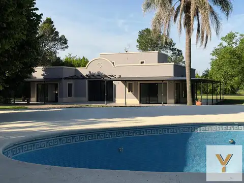 Casa en venta - 3 Dormitorios 4 Baños - Exaltación de la Cruz