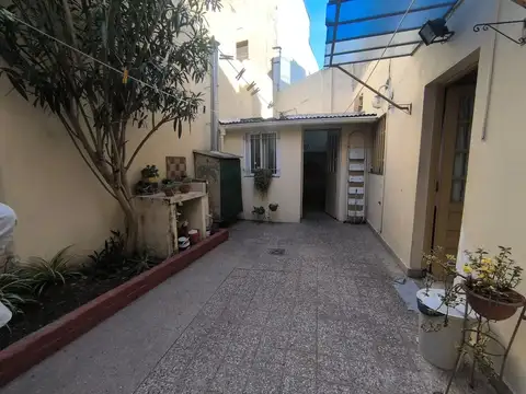 Depto Tipo Casa en Venta 52 años