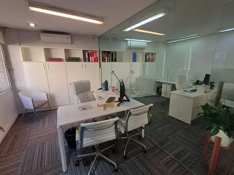 Oficina en Venta al Este