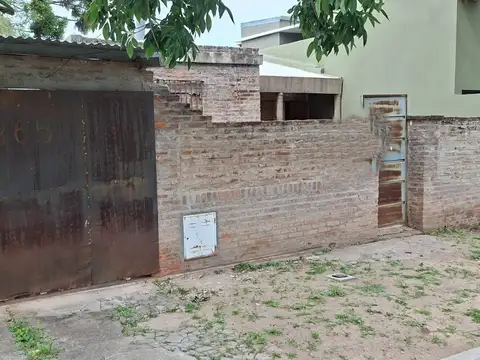 Casa en venta en Paracao a refaccionar 2 dorm, hermoso terreno