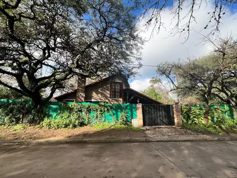 CINTRA ESQ. LOS ÁLAMOS  Exclusiva Casa de Diseño en el Corazón de Rivera Indarte